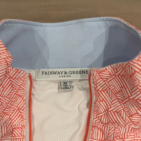 Fairway & Greene Coral Patterned Short Sleeve Top - Picture 2 of 3
